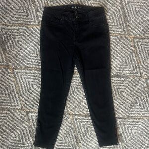 White House Black Market -  Black Jegging Crop Ankle Zip Jeans Sz 8